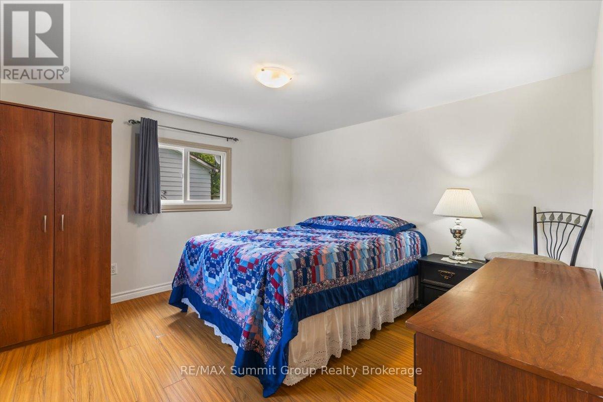 260 VICTORIA STREET W - 11