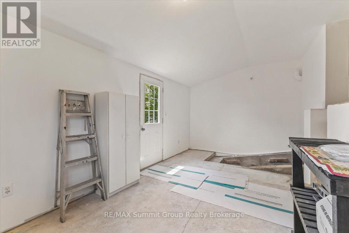 260 VICTORIA STREET W - 15