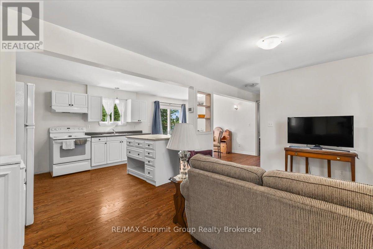 260 VICTORIA STREET W - 4