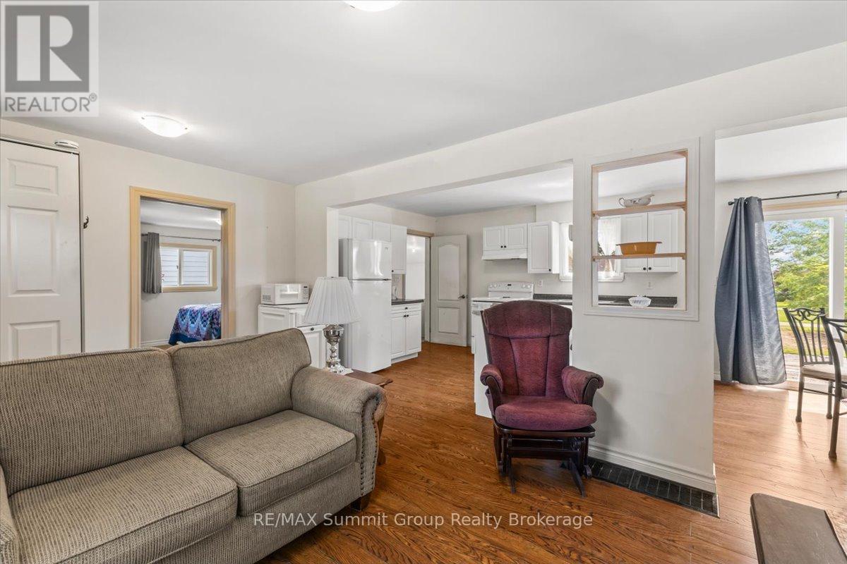 260 VICTORIA STREET W - 8