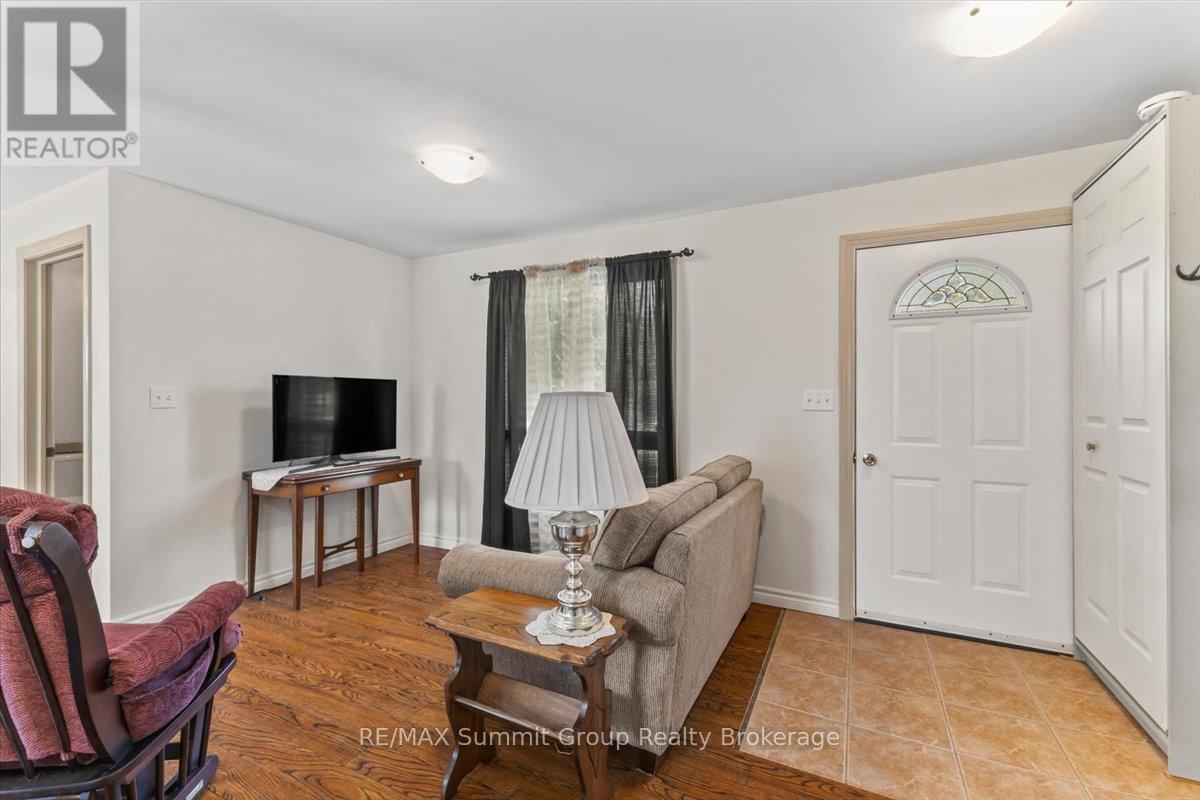 260 VICTORIA STREET W - 9