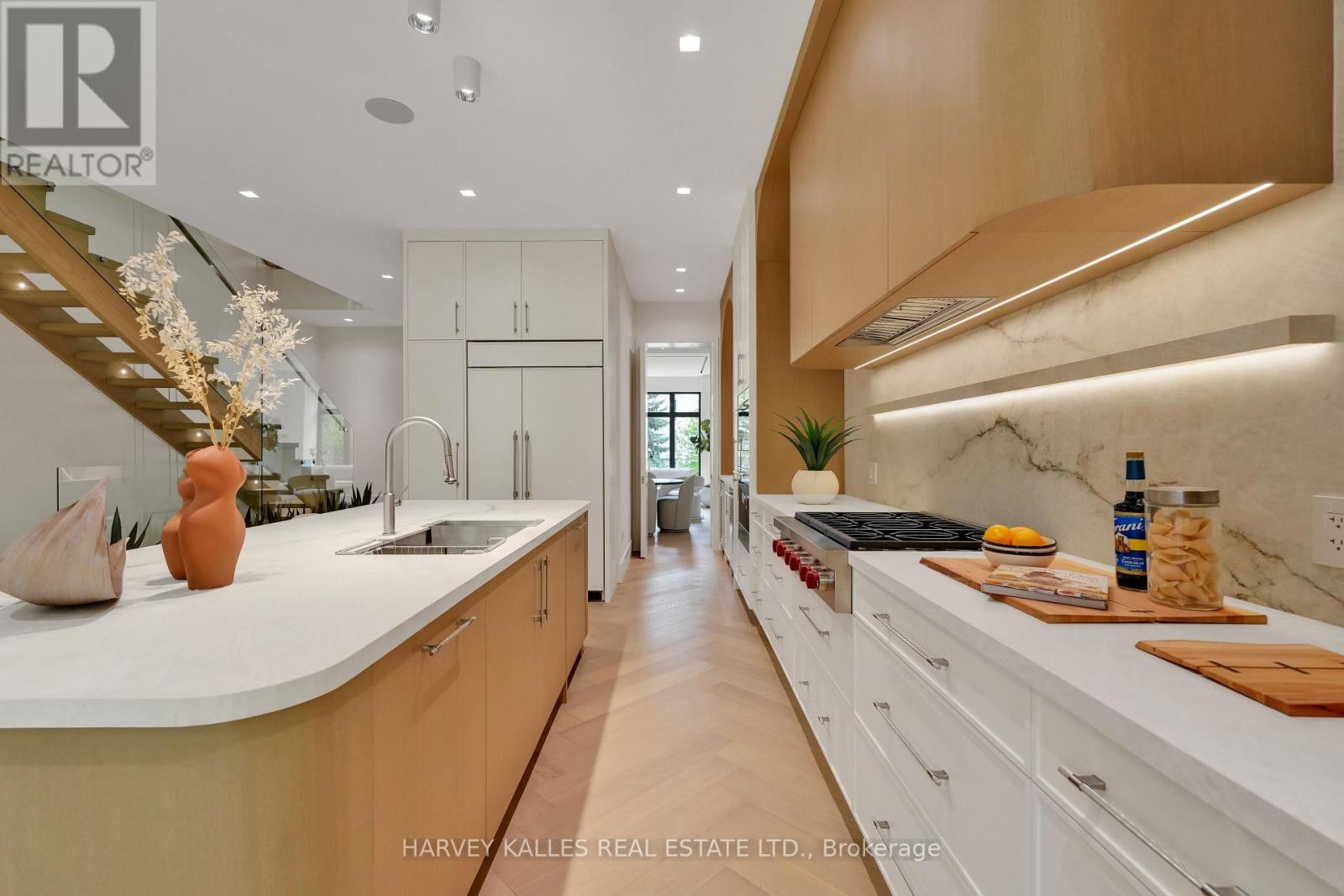 108 HEATH STREET W - 11
