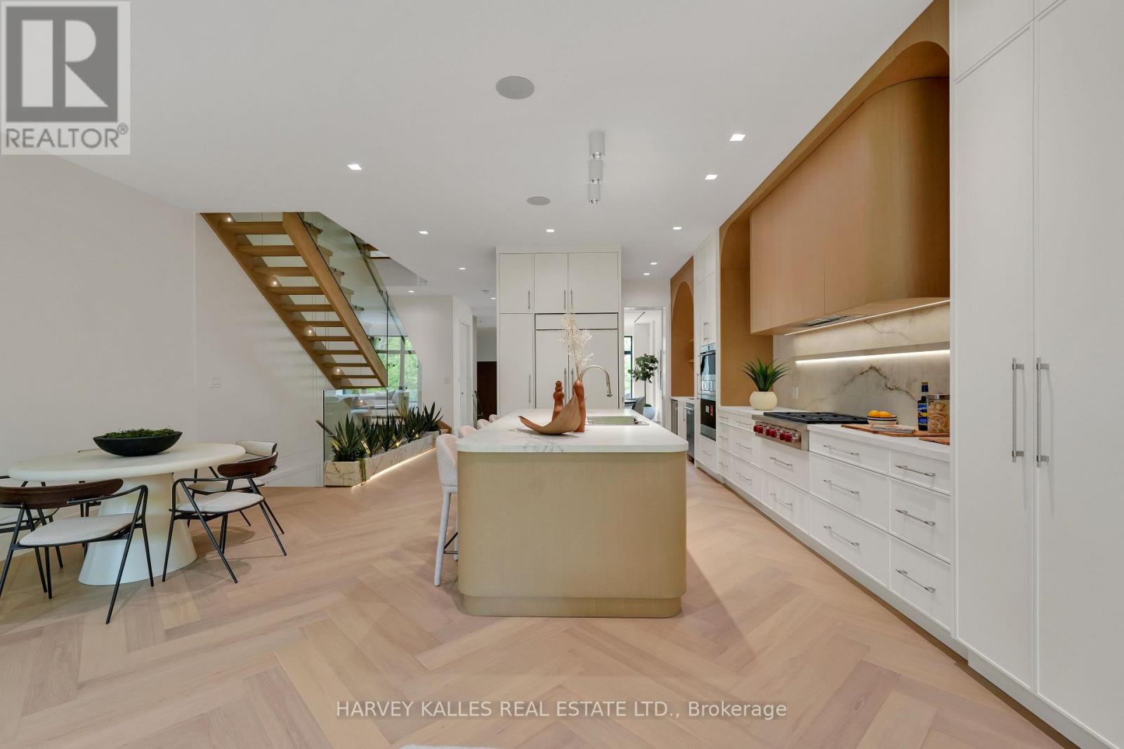 108 HEATH STREET W - 10