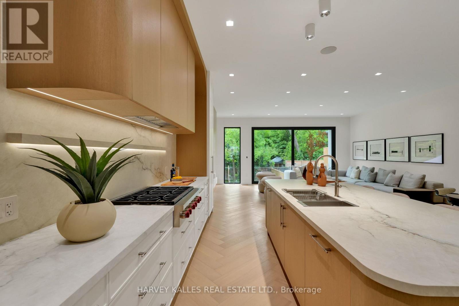108 HEATH STREET W - 12