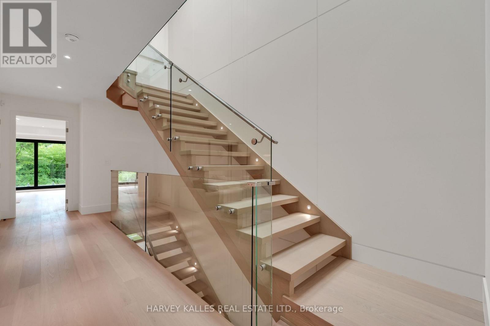 108 HEATH STREET W - 28