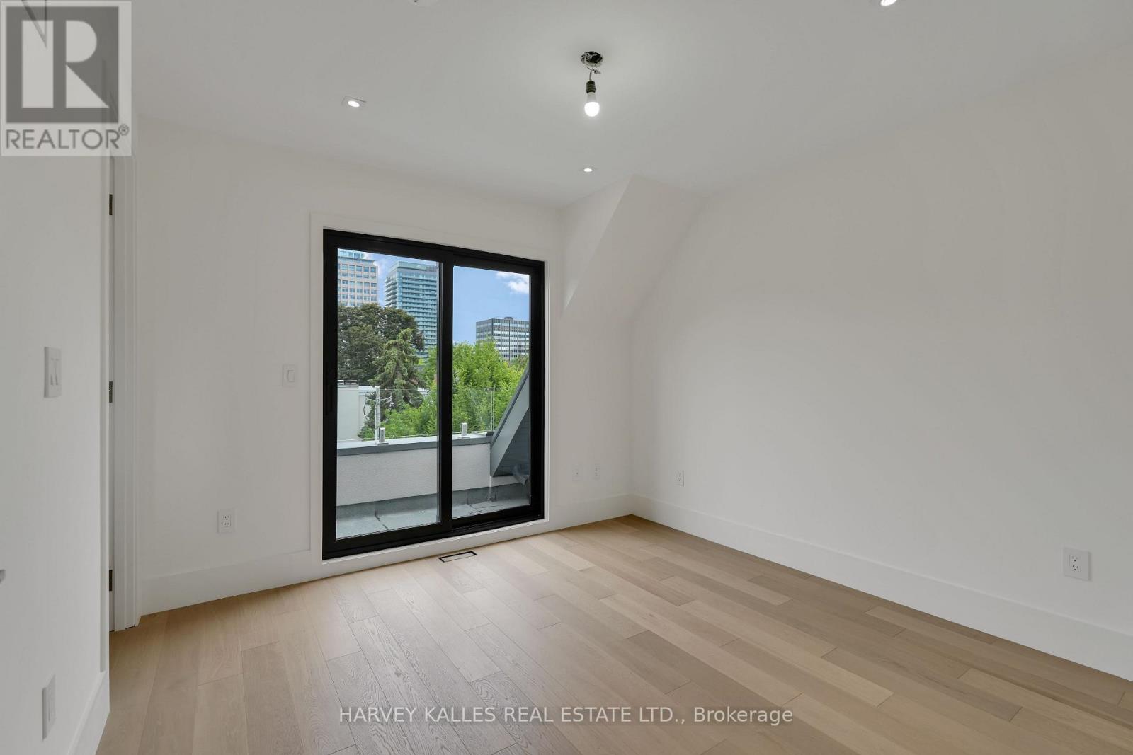 108 HEATH STREET W - 39