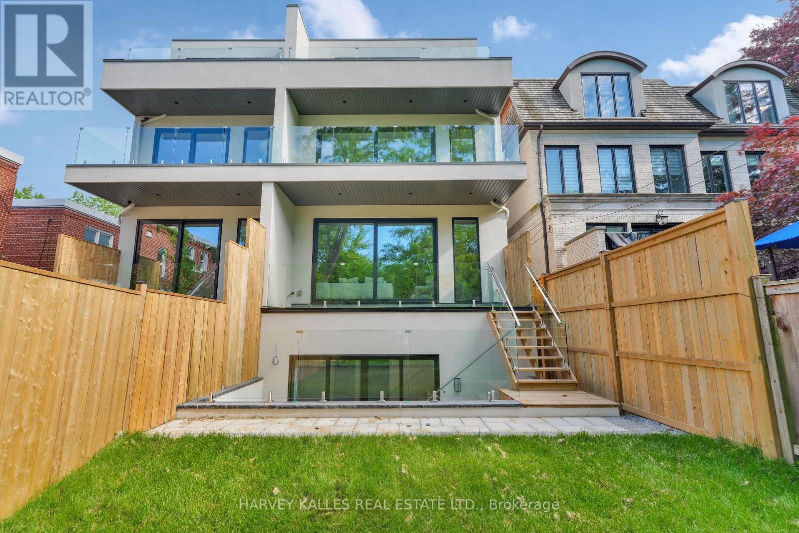 108 HEATH STREET W - 46