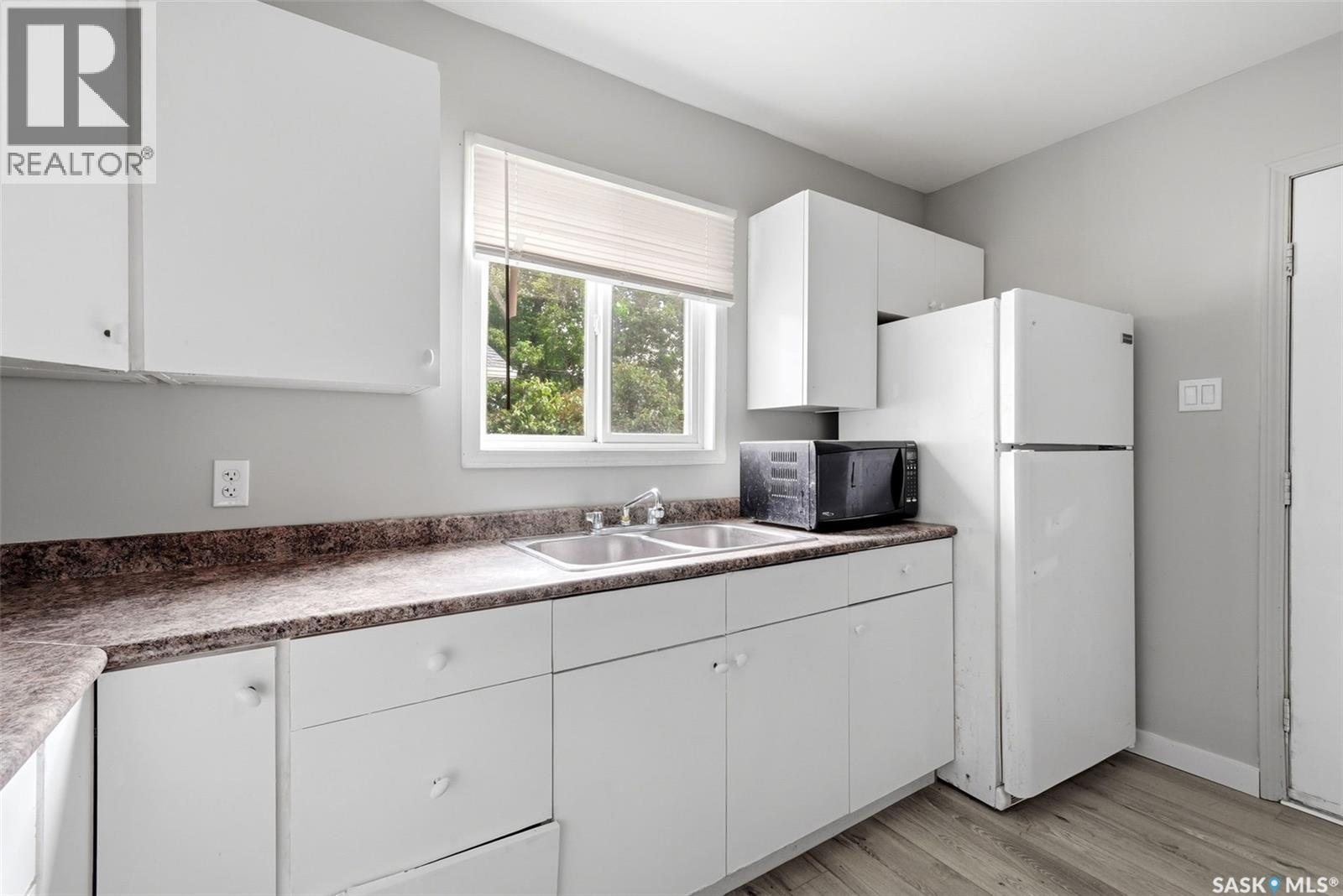 214 Edward STREET — photo 6