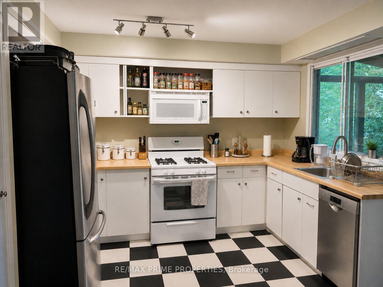 187 FREDERICK DRIVE - 4