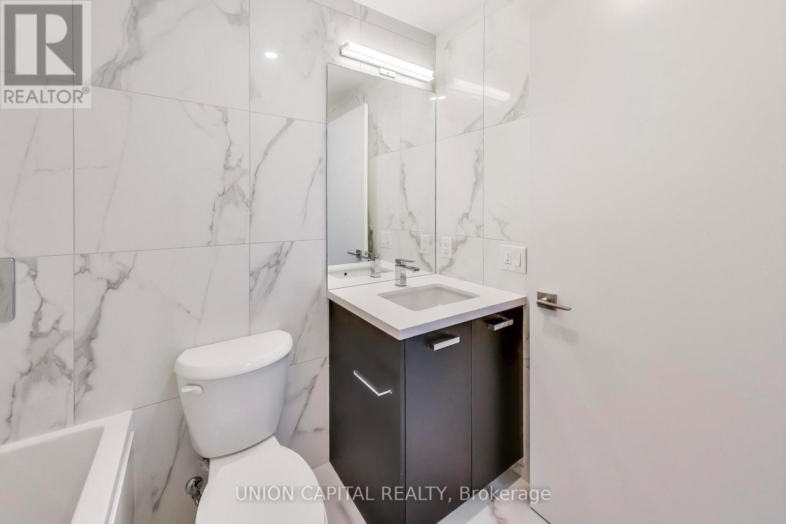 #502 195 MCCAUL STREET - 18