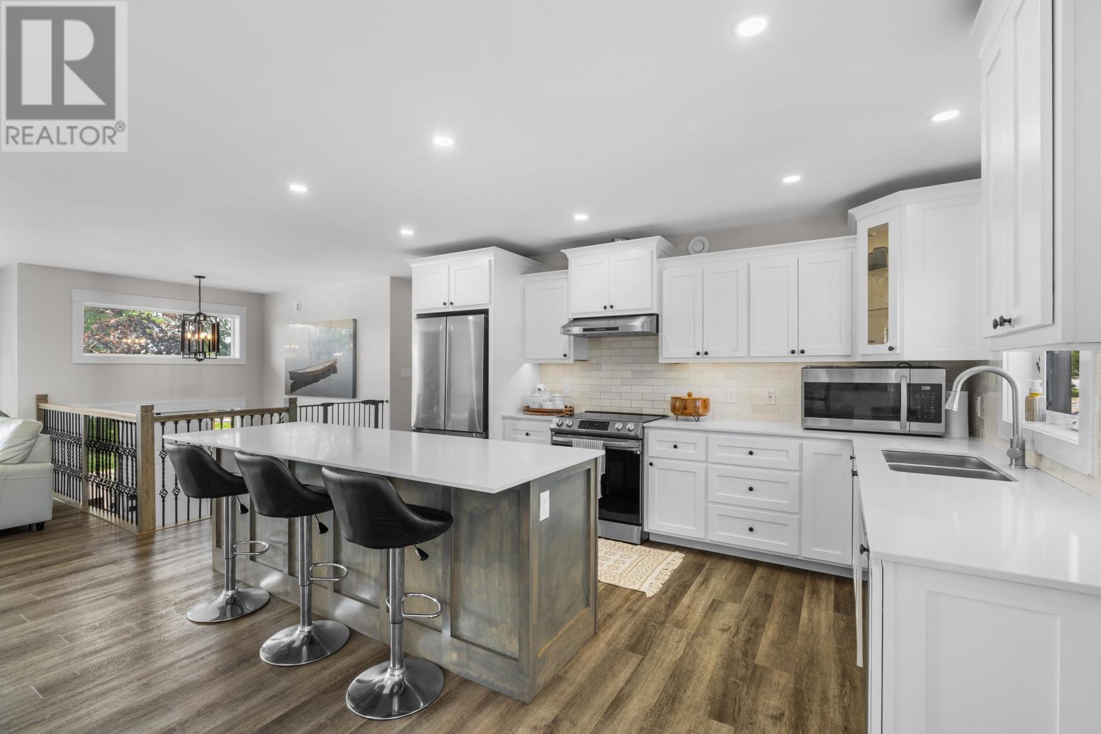98 Kelly Heights - 16