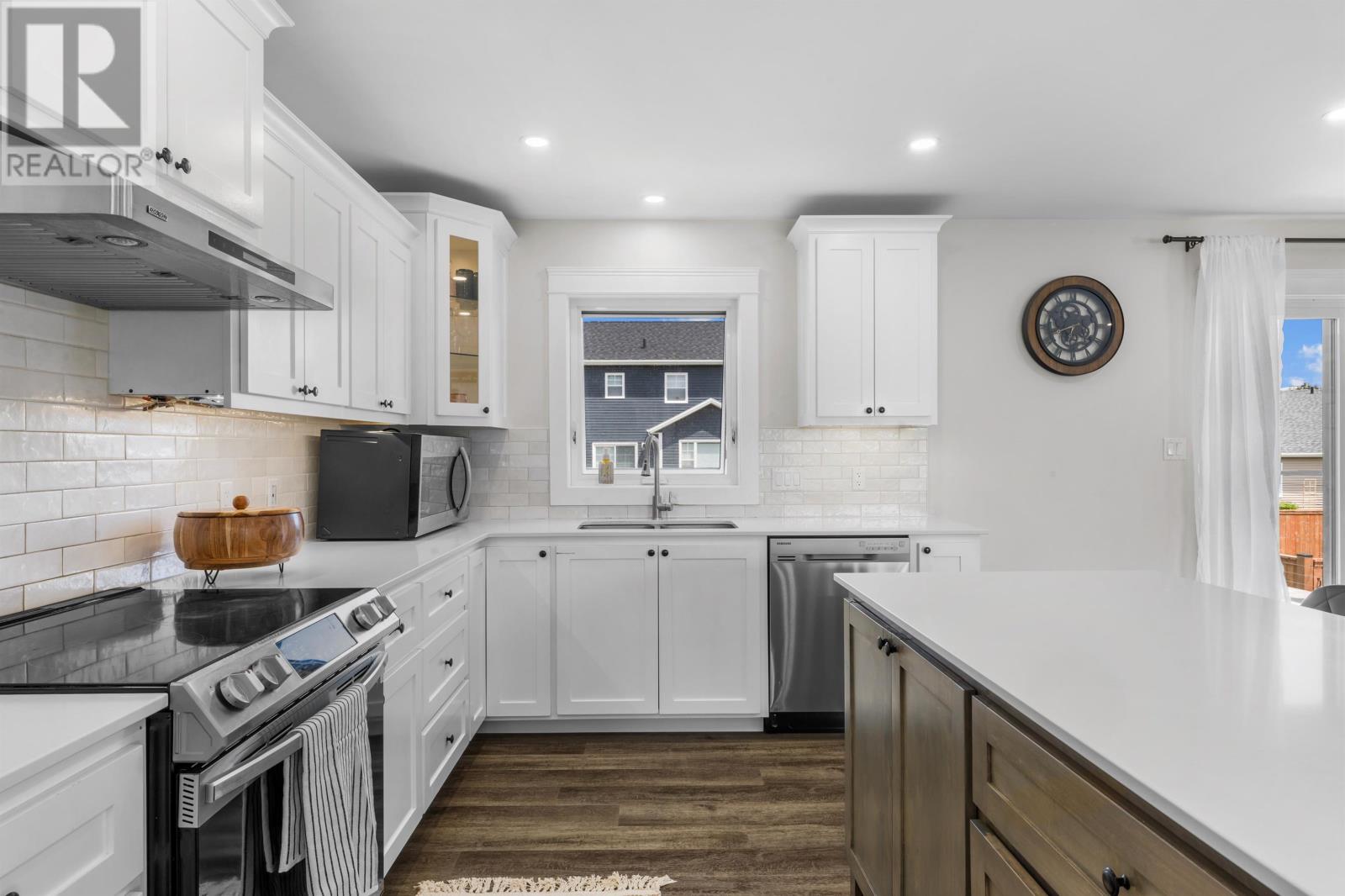 98 Kelly Heights - 18