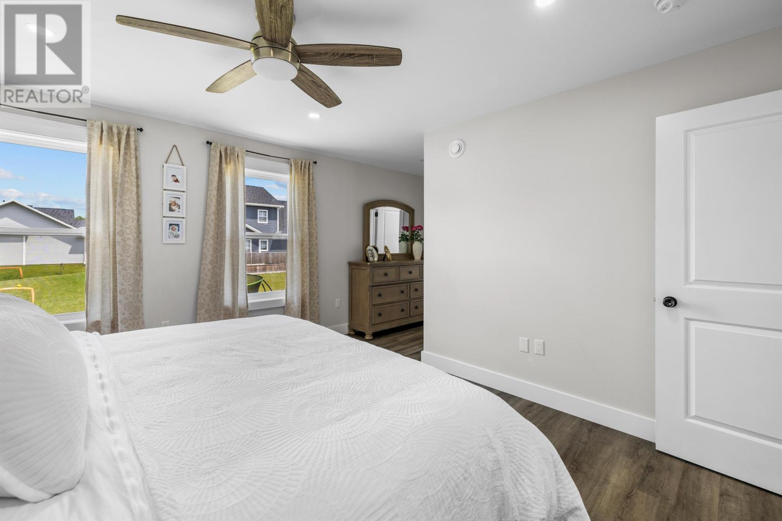 98 Kelly Heights - 24