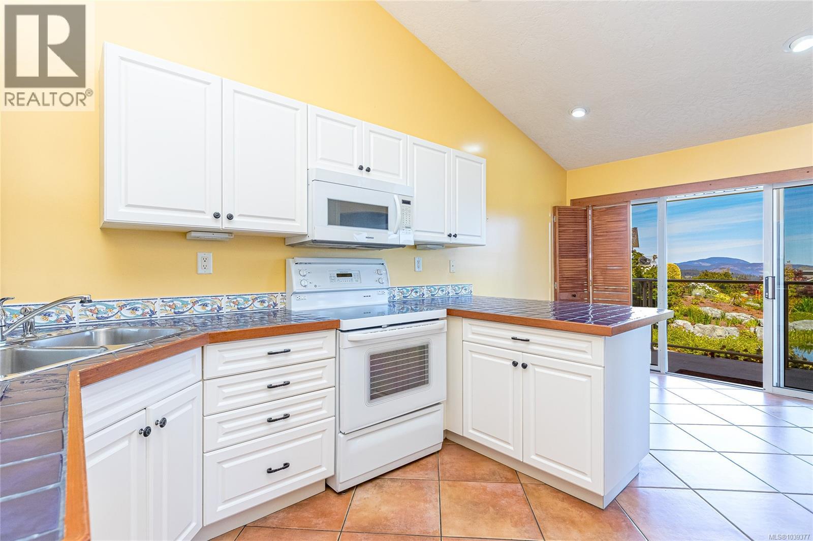  802 Country Club Drive, Cobble Hill