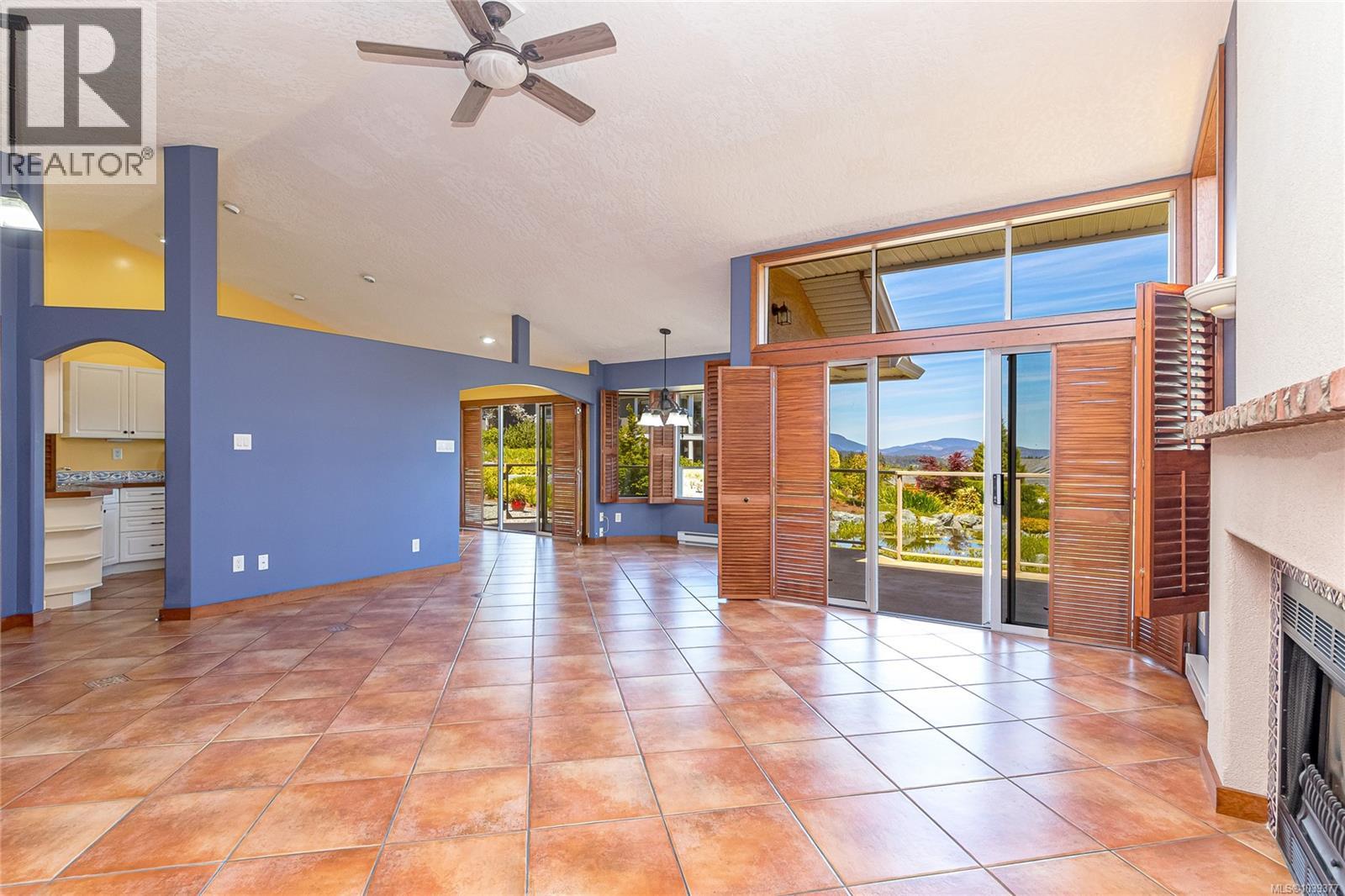  802 Country Club Drive, Cobble Hill