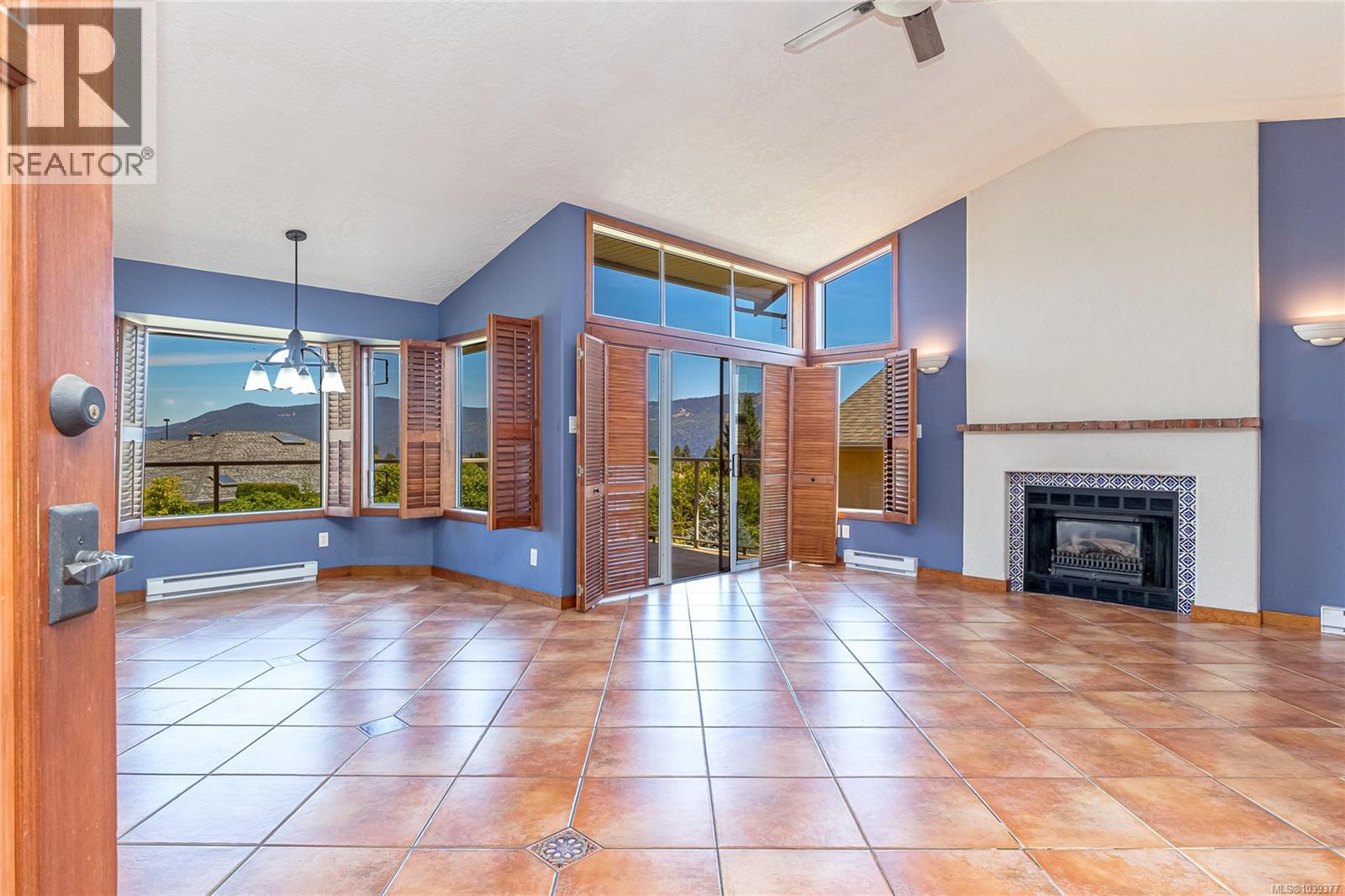  802 Country Club Drive, Cobble Hill