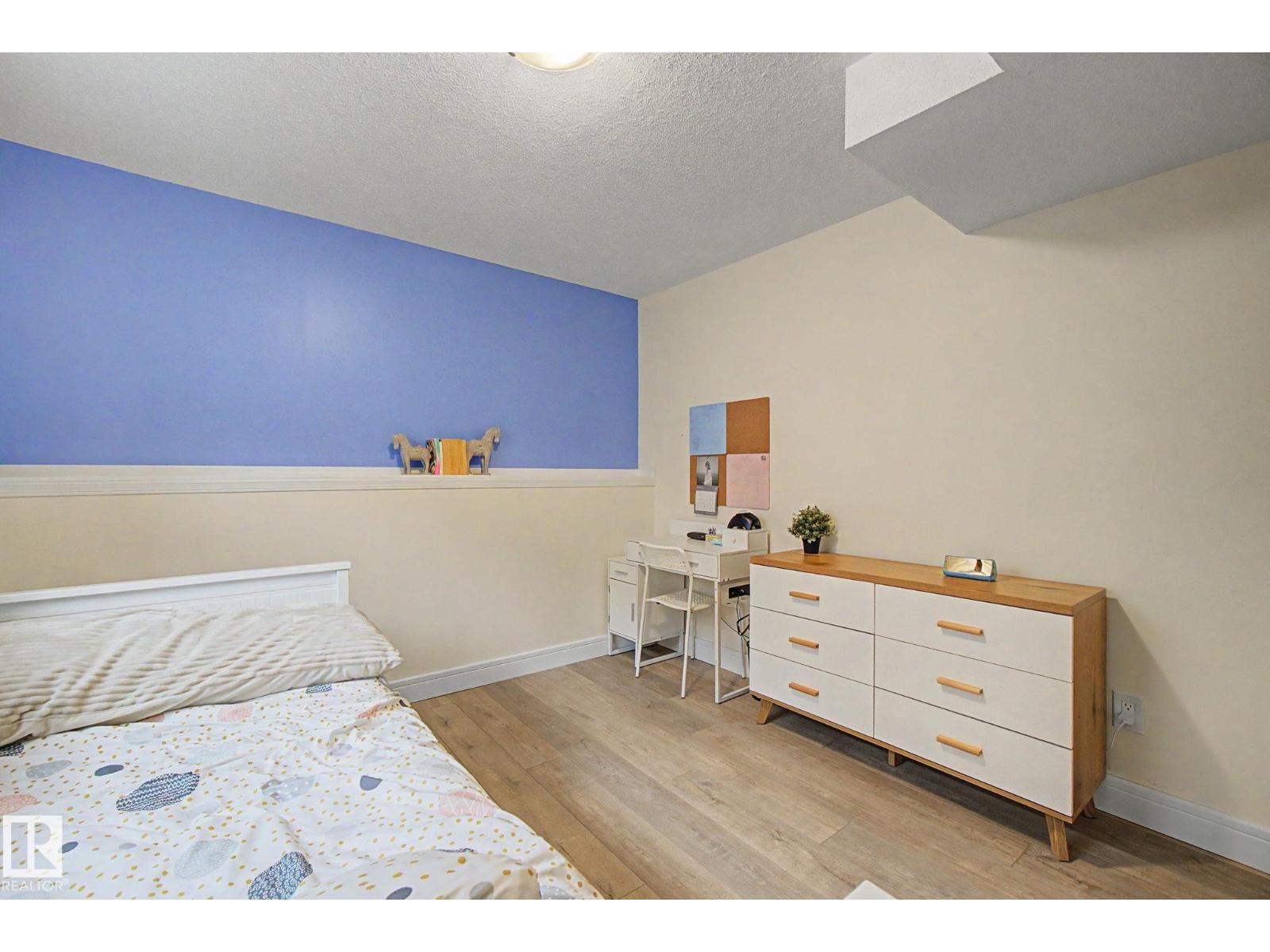 4403 43 ST — photo 21