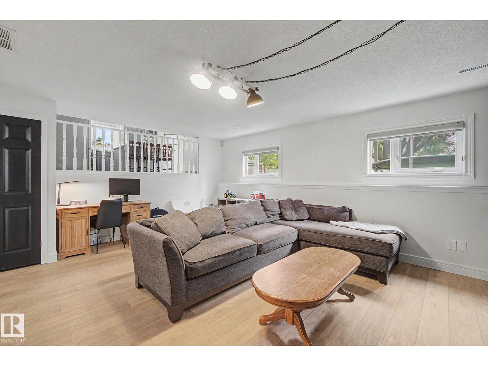 4403 43 ST — photo 30