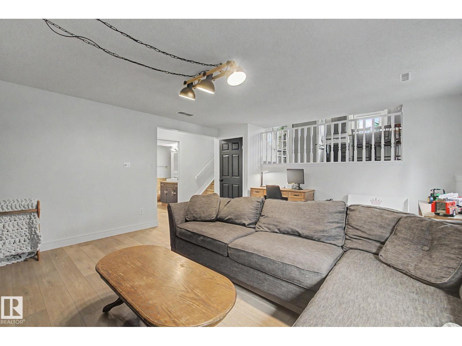 4403 43 ST — photo 31