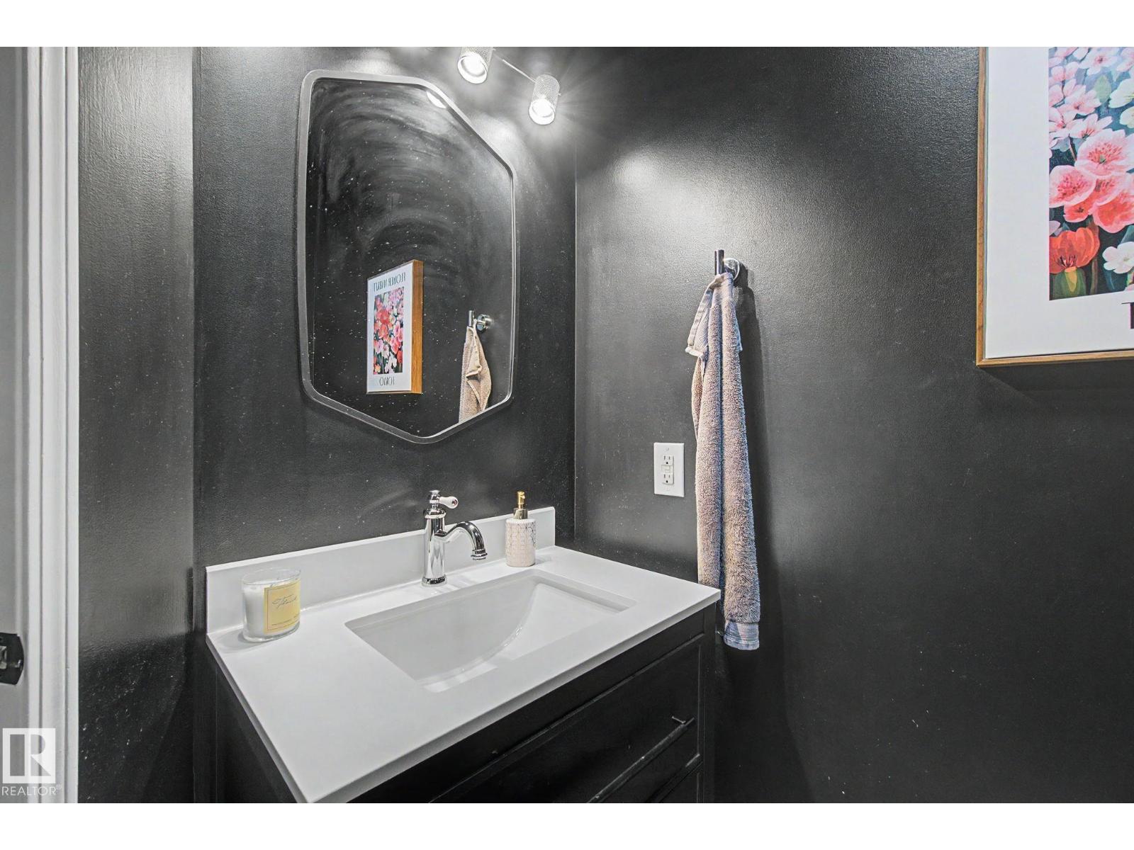 4403 43 ST — photo 36