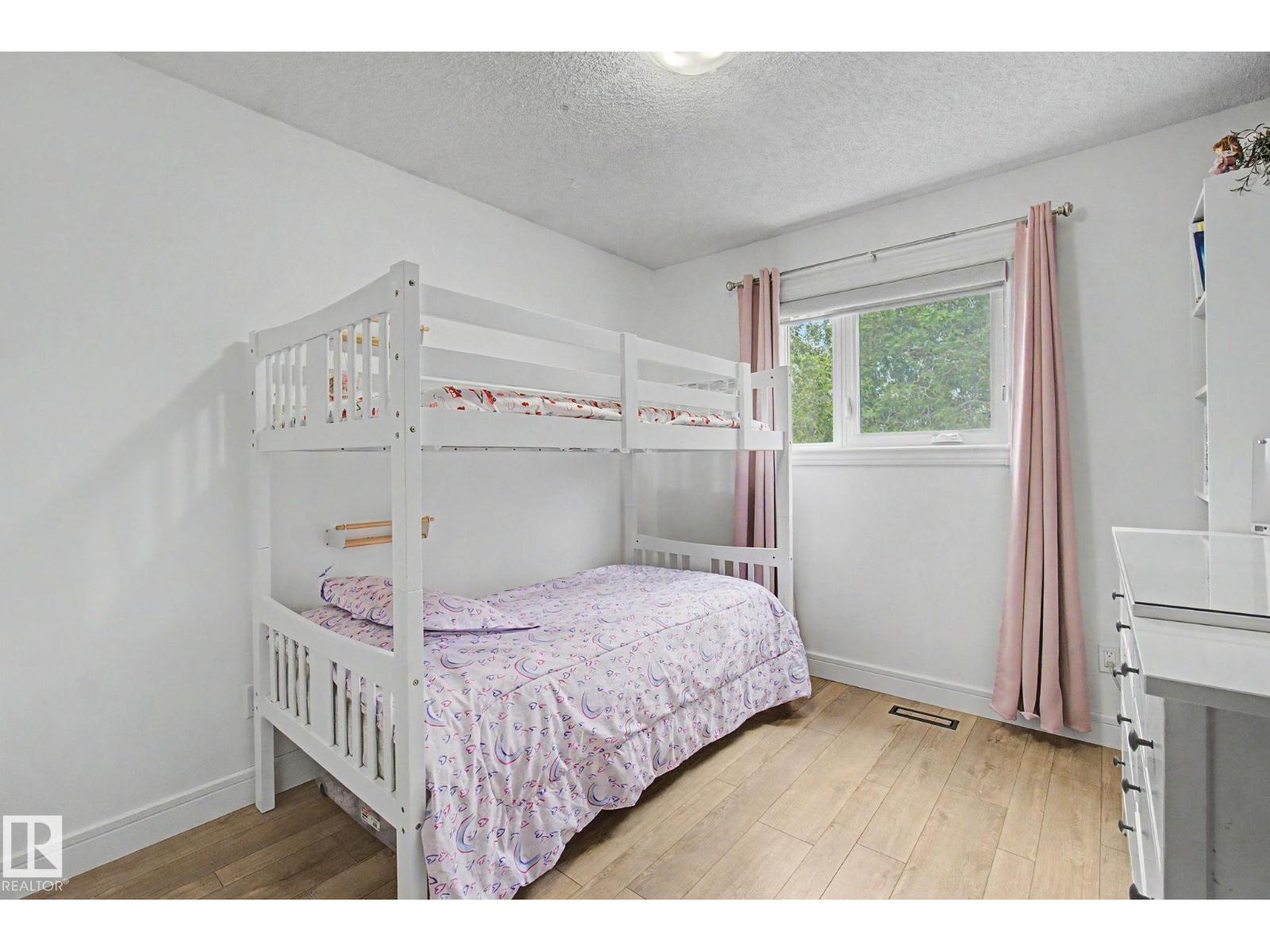 4403 43 ST — photo 37