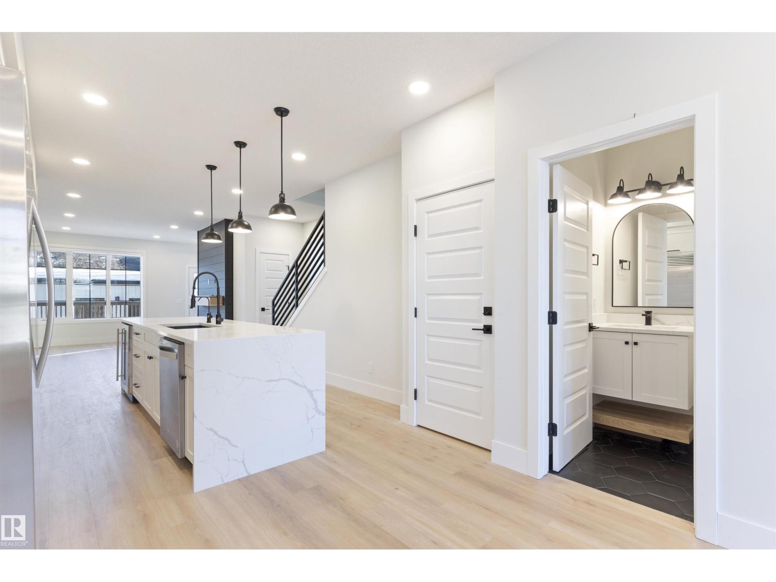10419 136 ST NW - 10