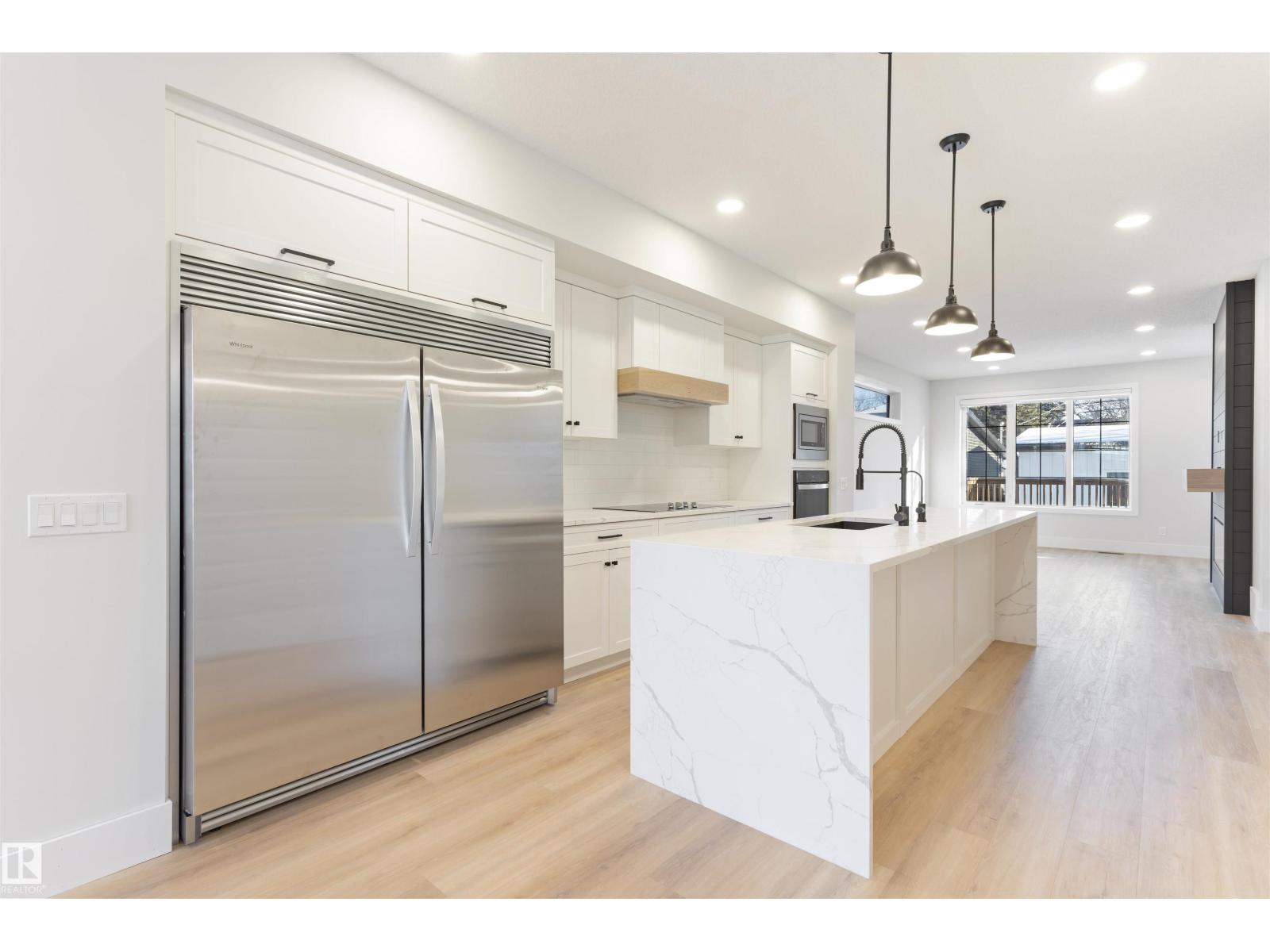 10419 136 ST NW - 12