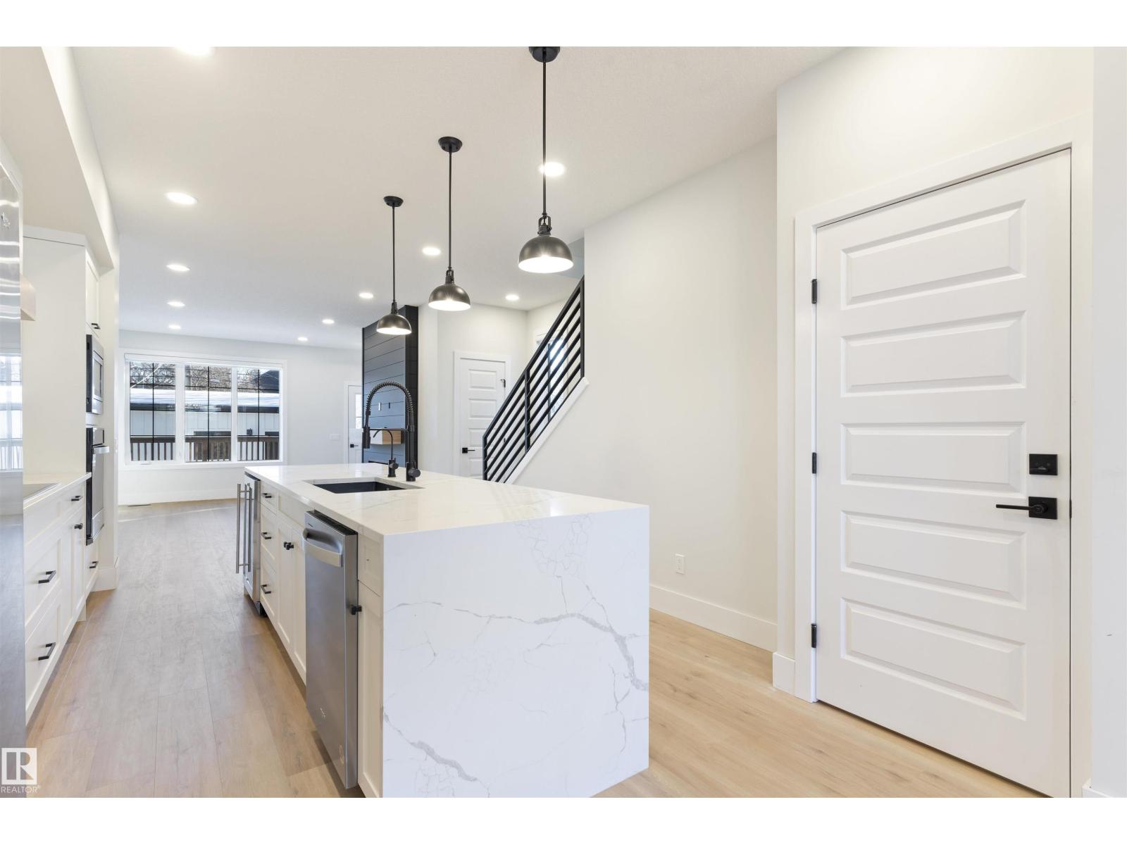 10419 136 ST NW - 14