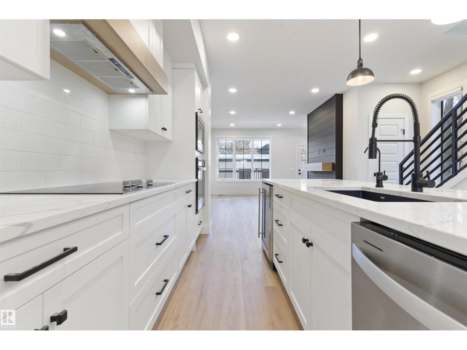 10419 136 ST NW - 16