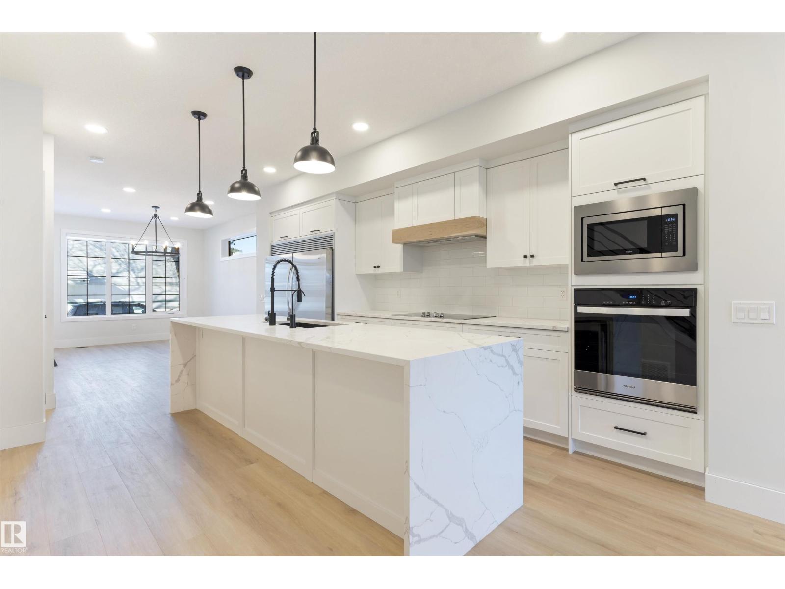 10419 136 ST NW - 18