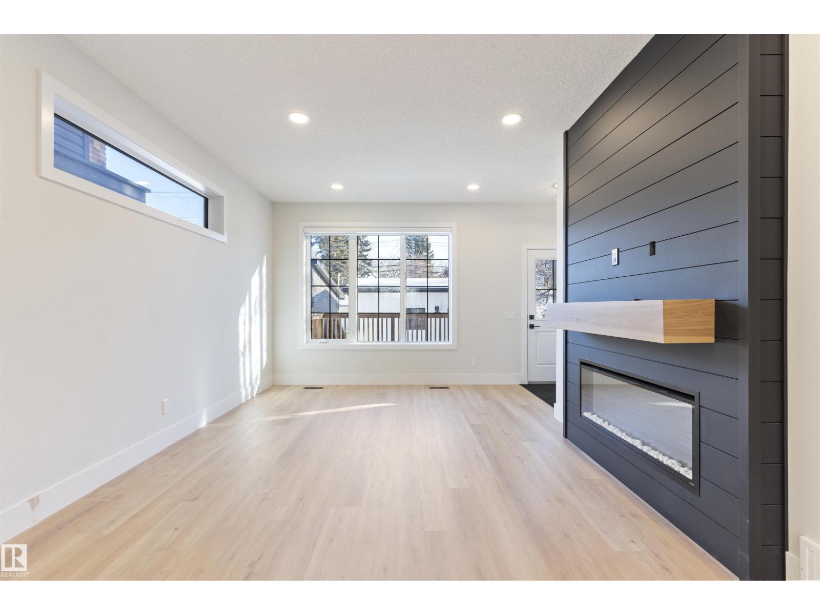 10419 136 ST NW - 23