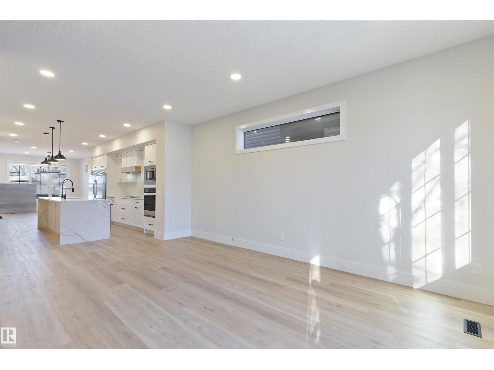 10419 136 ST NW - 30