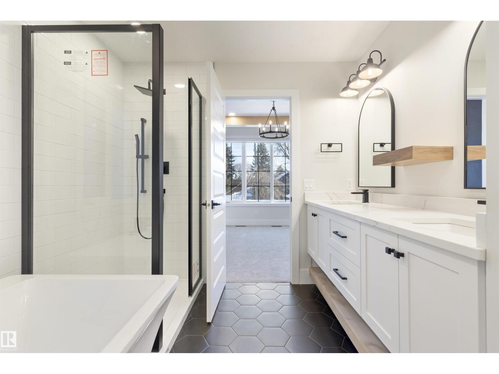 10419 136 ST NW - 36