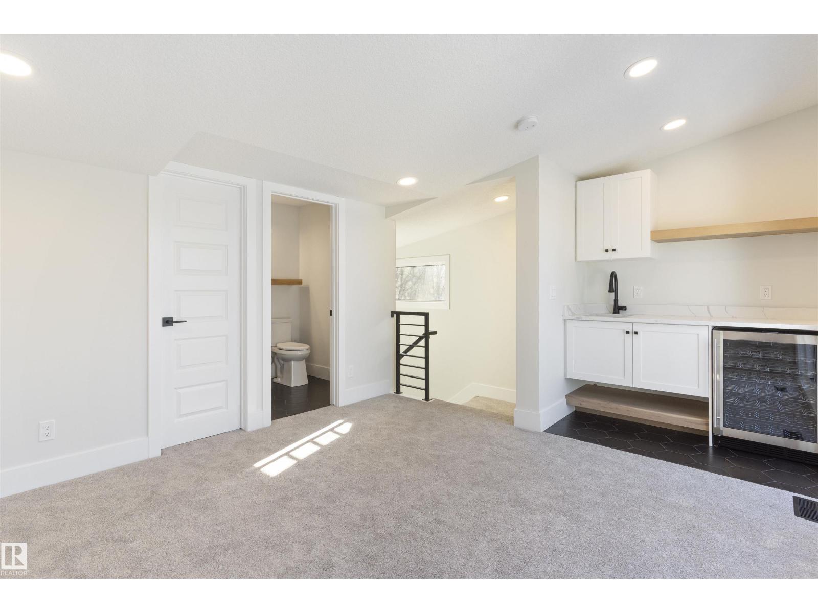 10419 136 ST NW - 48