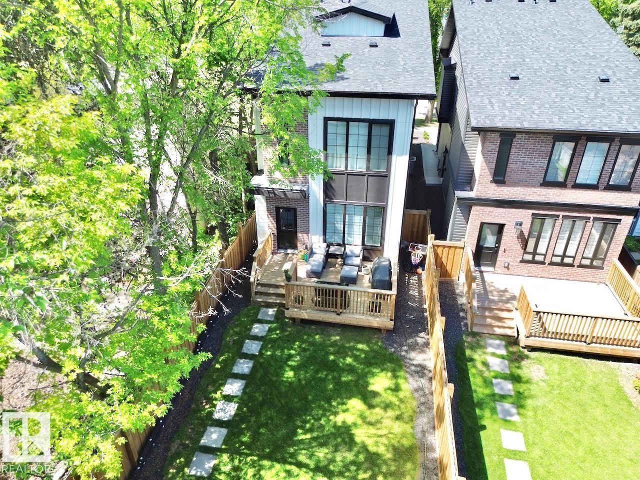 10419 136 ST NW - 66