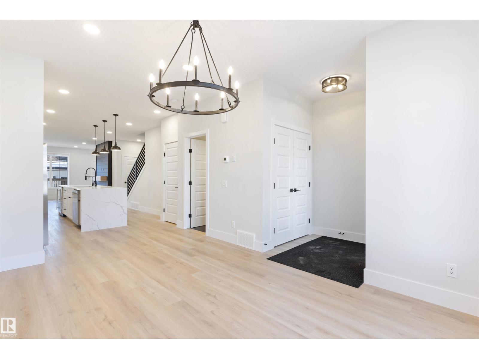 10419 136 ST NW - 9