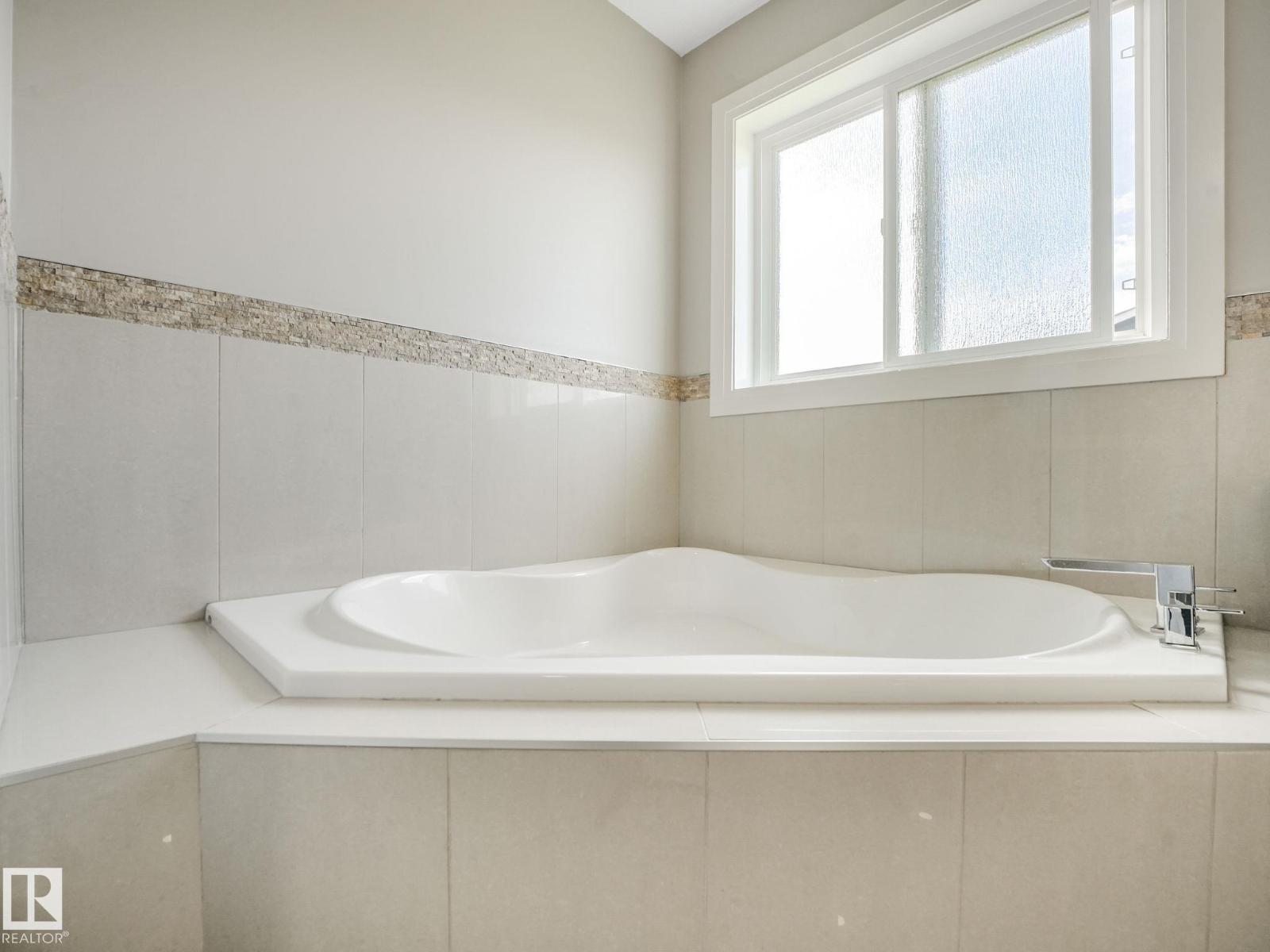 16268 137 ST NW - 48