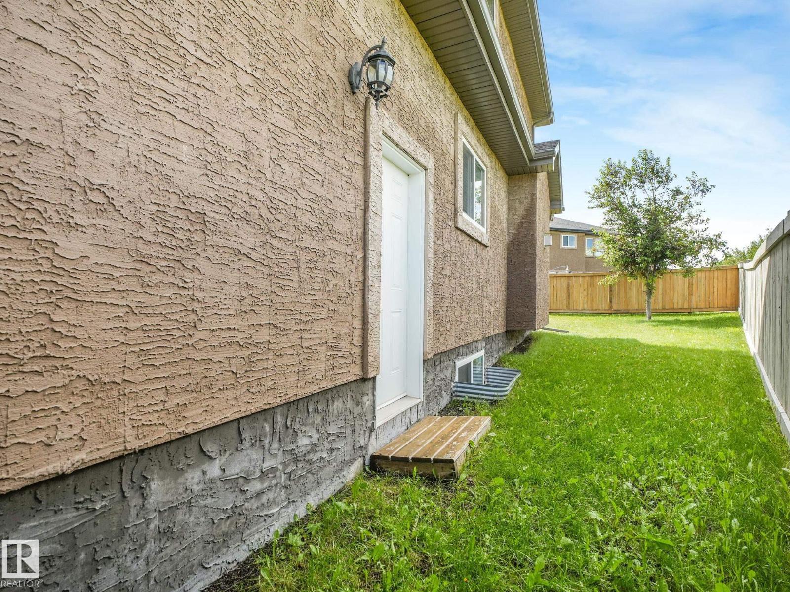 16268 137 ST NW - 50