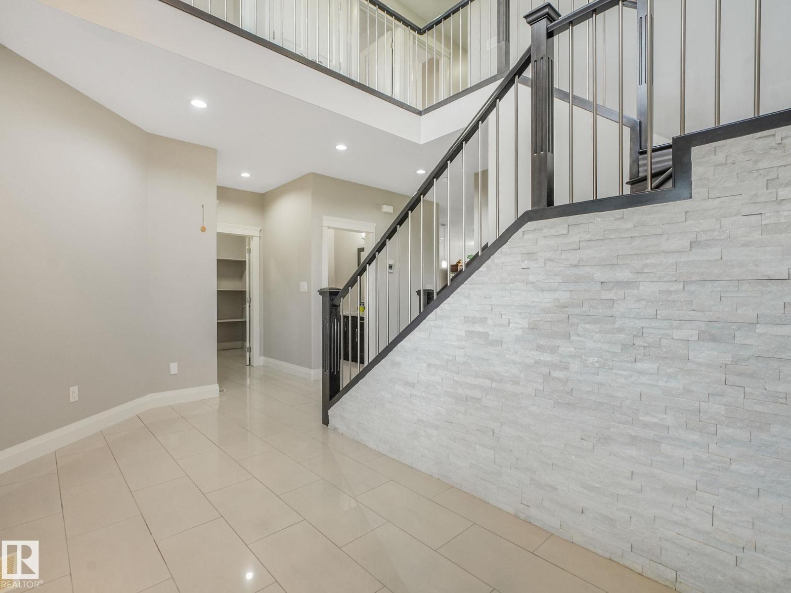 16268 137 ST NW - 7