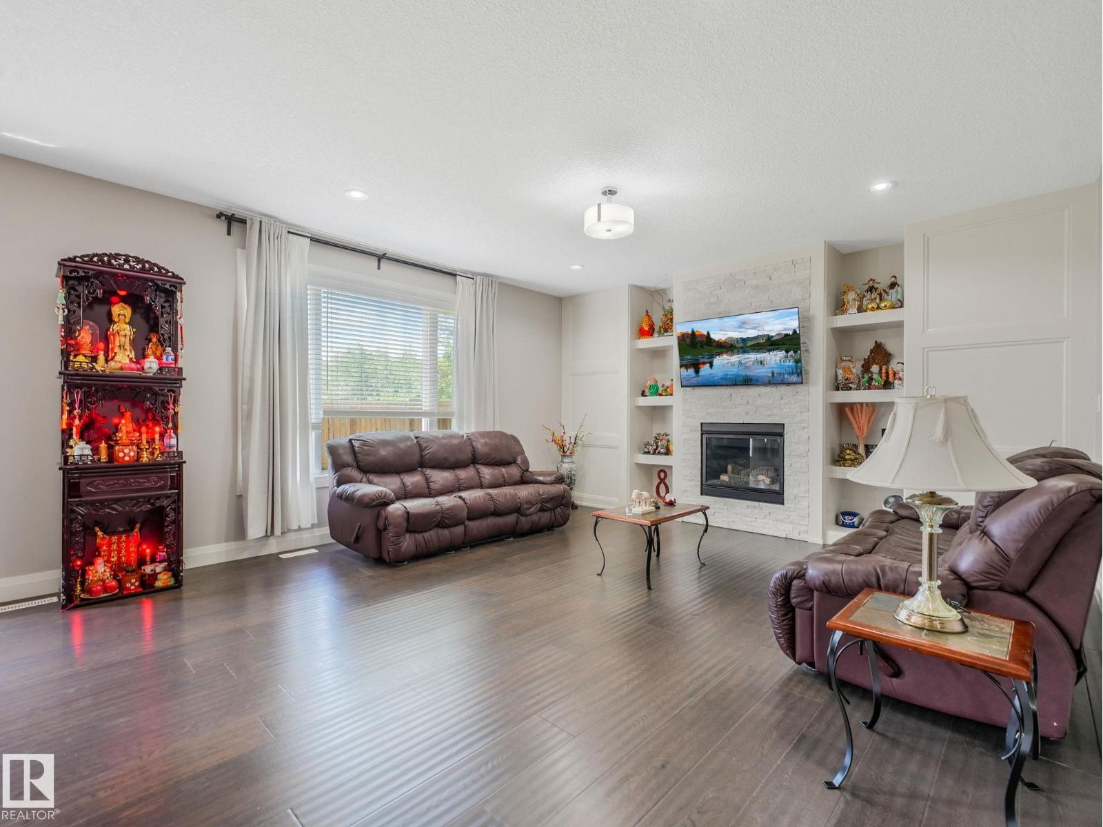 16268 137 ST NW - 8