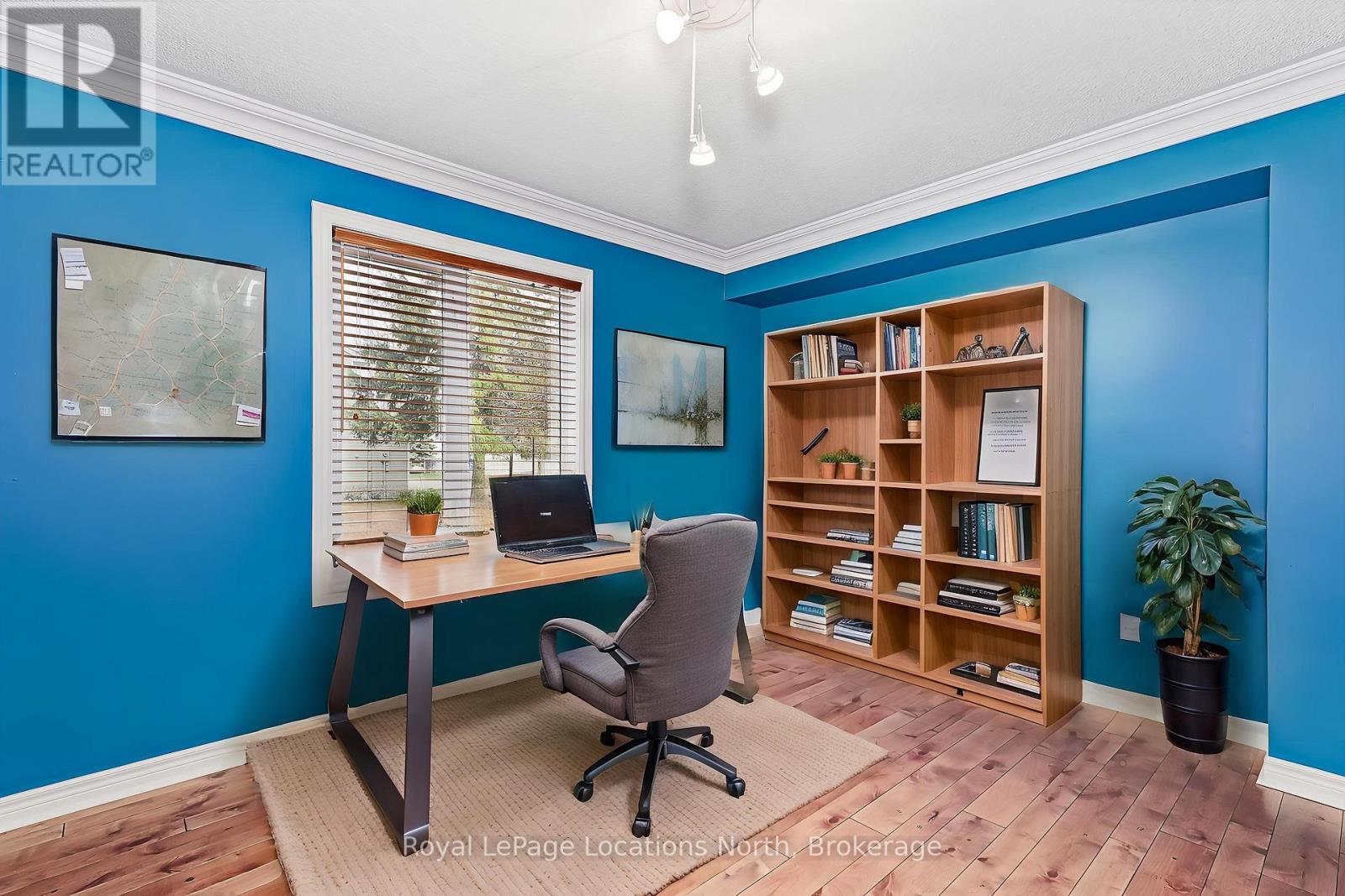 35 BARKER BOULEVARD - 17