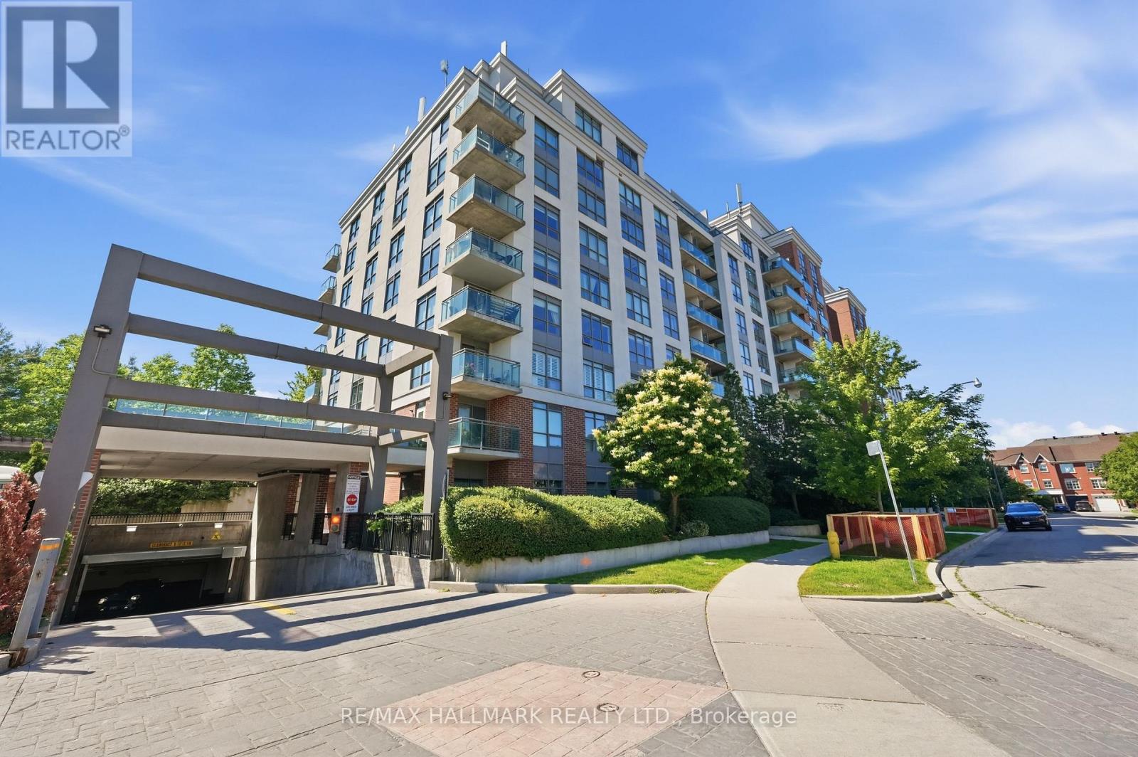 #417 120 DALLIMORE CIRCLE - 1