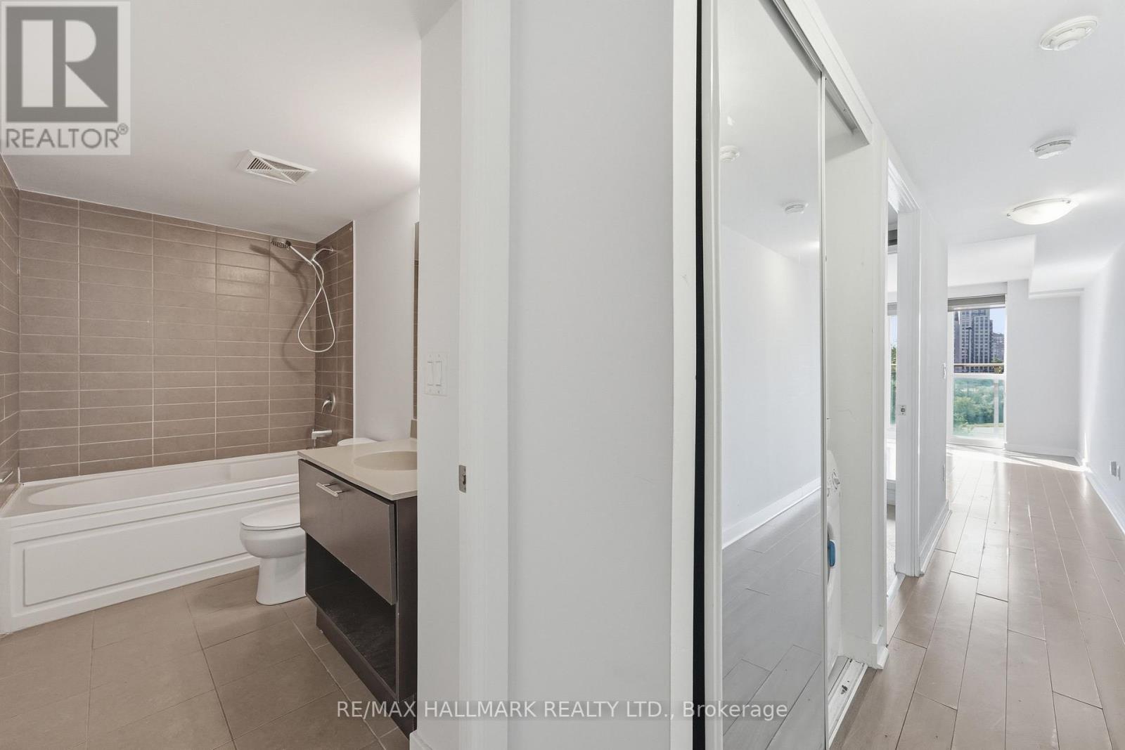 #417 120 DALLIMORE CIRCLE - 13