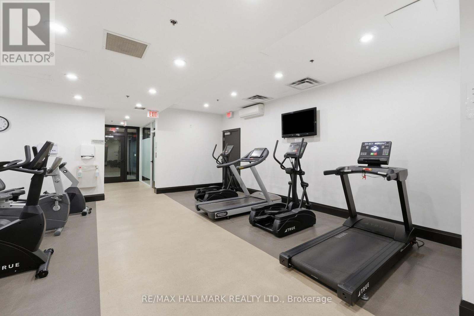 #417 120 DALLIMORE CIRCLE - 27