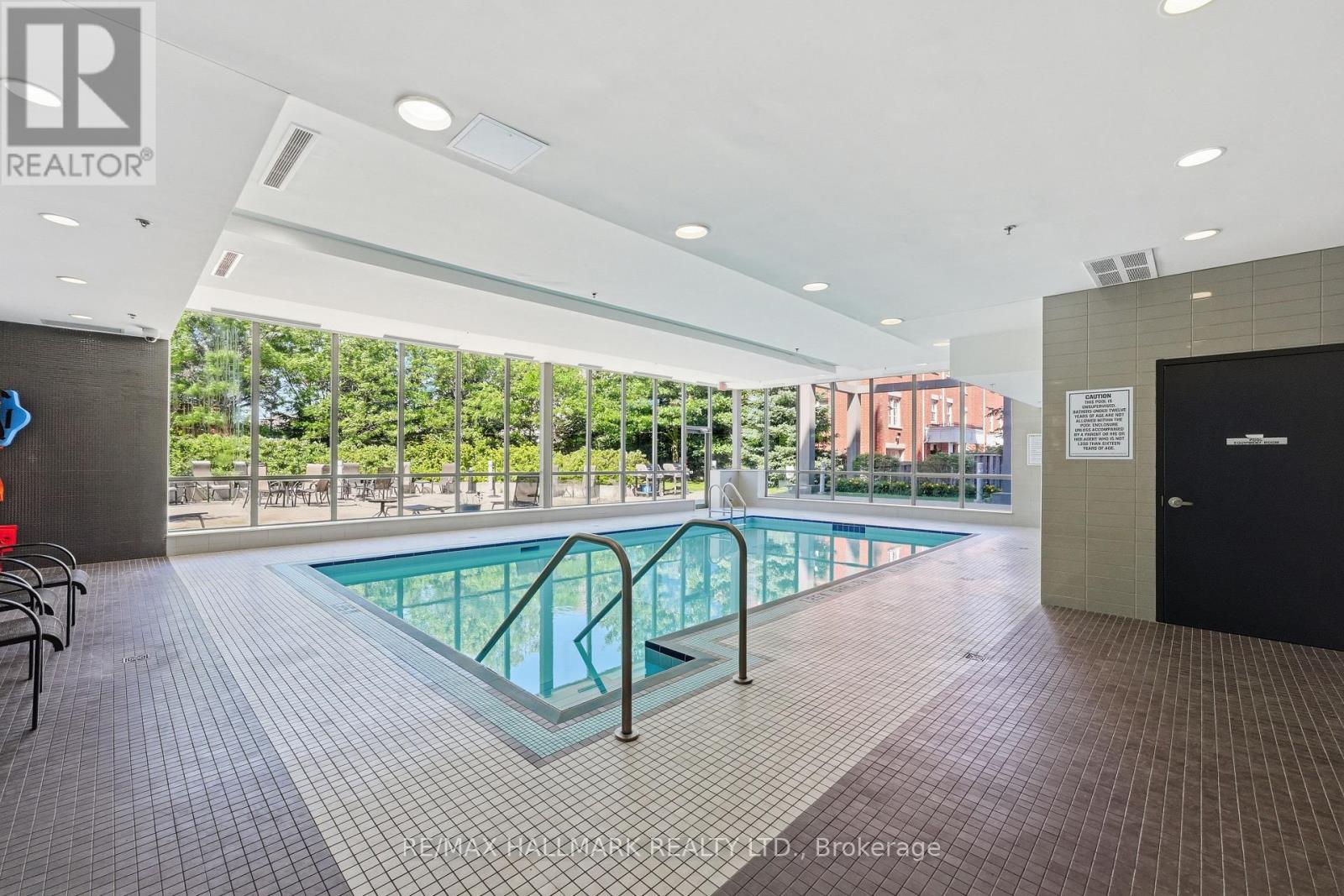 #417 120 DALLIMORE CIRCLE - 29