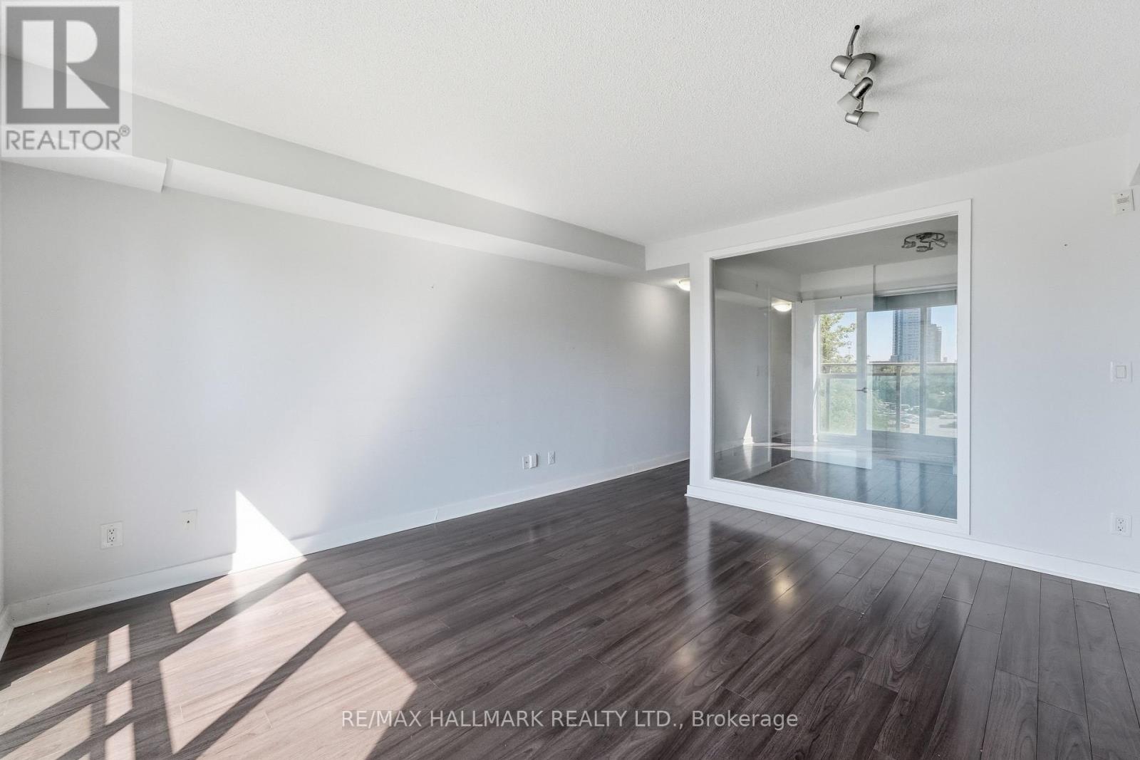 #417 120 DALLIMORE CIRCLE - 4