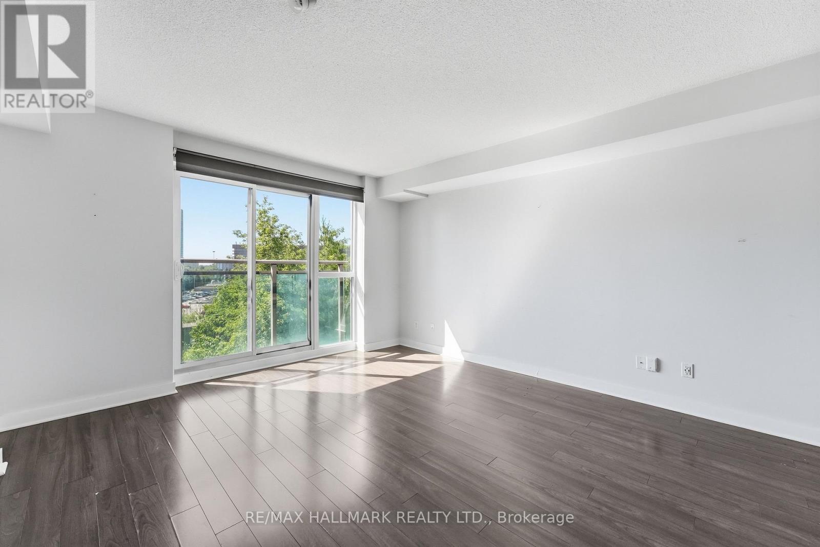 #417 120 DALLIMORE CIRCLE - 3