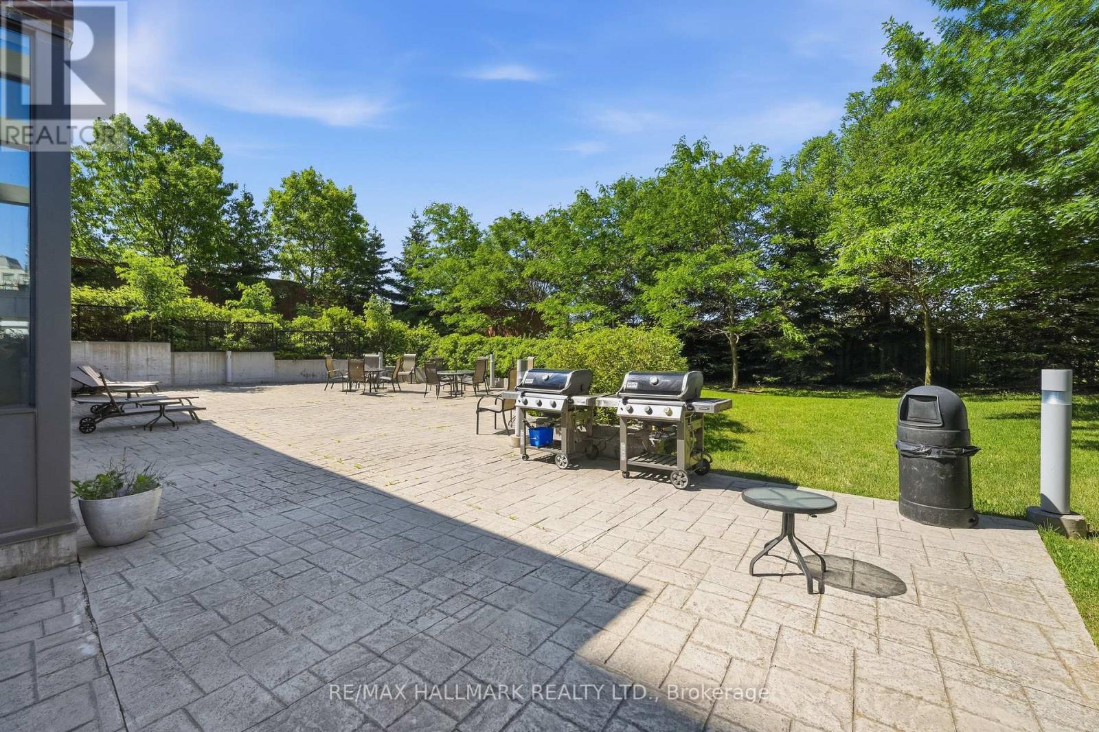 #417 120 DALLIMORE CIRCLE - 34