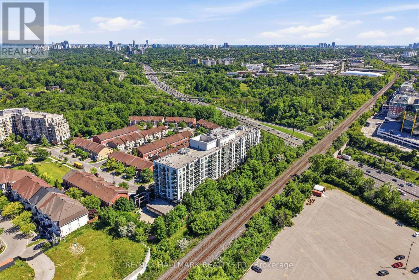 #417 120 DALLIMORE CIRCLE - 41