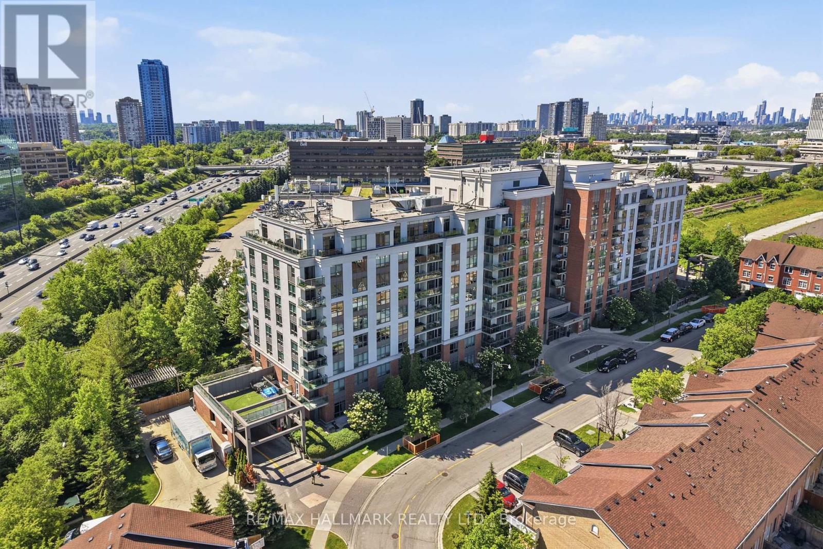 #417 120 DALLIMORE CIRCLE - 38